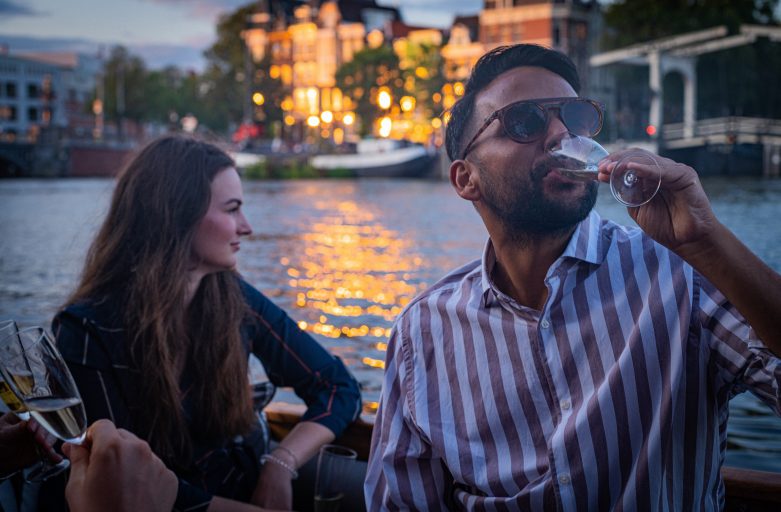 Amsterdam private boat and drinks